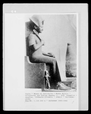 Sitzstatue des Königs Ramses II., XIX. Dynastie