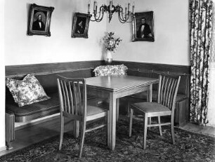 Eßzimmer, Schreinermeister Fritz Müller, Nußbaum