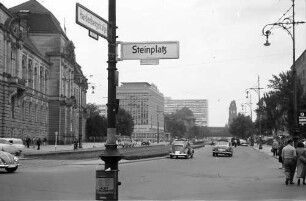 Berlin: Zoo; Steinplatz mit Blick zum Zoo