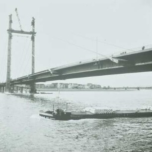 Kniebrücke, Düsseldorf