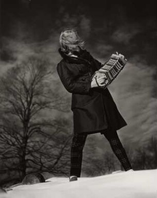 Modeaufnahme, Modell Peggy Lloyd (Harper's Bazaar)