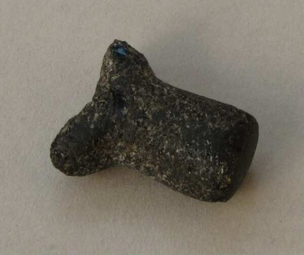 Obsidian lip peg