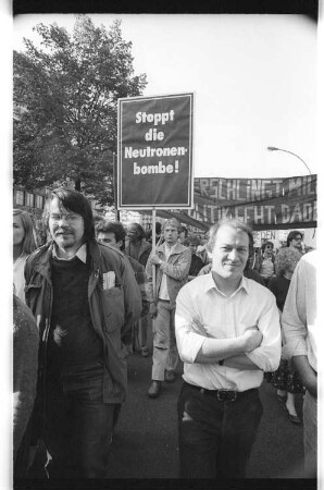 Kleinbildnegative: Friedensdemonstration vom Wittenberg- zum Winterfeldtplatz, 1981