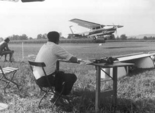 Sportflugzeug bei einer punktgenauen Ziellandung
