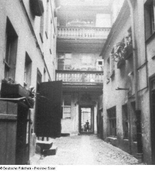 Berlin-Alt Kölln, Haus "Zum Eichhorn", Fischerstraße 29. Innenhof