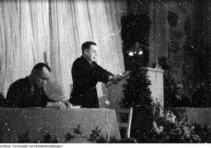 Dresden, Glacisstraße, Tonhalle (Kleines Haus). Öffentliche Sitzung des Stadtrates. Redner Walter Weidauer, 5. Januar 1946