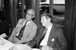 30. Tagung 1980 Chemiker; Eröffnung Festhalle; Sitzreihen: Graf Lennart Bernadotte, Christian Anfinsen