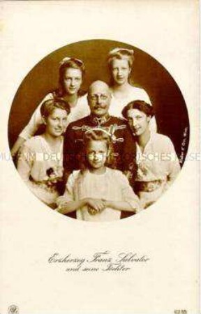 Leopold Salvator von Österreich-Ungarn mit seinen fünf Töchtern.