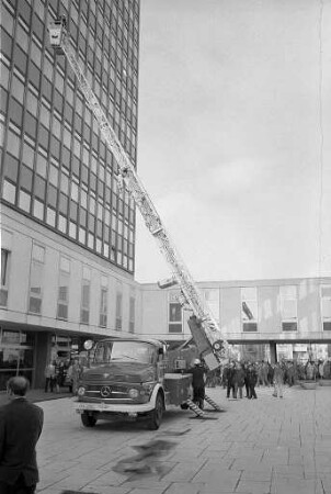 Feuerwehrübung im Hochhaus der Landesversicherungsanstalt LVA