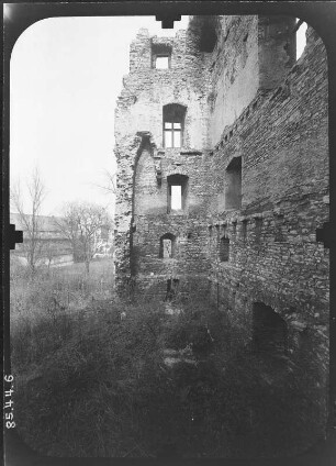 Saalfeld. Burgruine Hoher Schwarm (um 1300). Teilansicht von Südwest