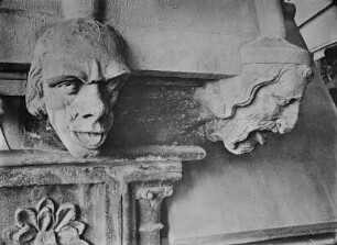 Maske eines Tabernakels der Kathedrale zu Reims, Mann mit lockigem Haar