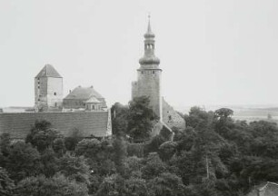 Querfurt, Burg : Querfurt. Burg. Marterturm, Fürstenhaus, Burgkapelle und Pariser Turm von Südosten