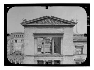 Berlin-Mitte, Bodestraße 1/3. Neues Museum (1843-1855; F. A. Stüler, Wiederaufbau 1986-2009). Teilansicht