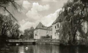 Dittersbach (Dürrröhrsdorf-Dittersbach). Schloss (1555-1563, Veränderung 18. Jh. und 1820-1840). Ansicht über den Schlossteich von Südost