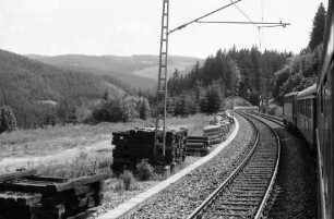 Nussbach; Hornberg: aus dem Zug: Schwarzwaldbahnstrecke zwischen Nussbach und Hornberg
