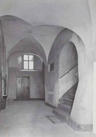 Görlitz, Wohnhaus, Erdgeschoss, Diele mit Treppenhaus