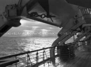 An Deck der SS Bremen