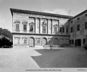 Villa, Volterra