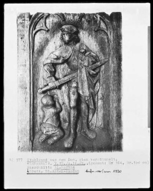 Gotische Stuhlwange aus dem Dom mit heiligem Martin