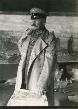 Aufnahme eines Militärs im Atelier