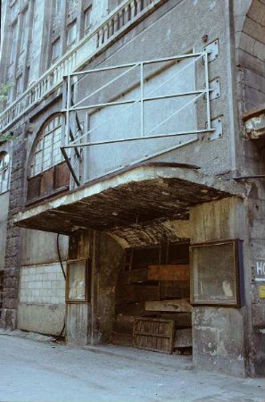 Berlin-Mitte, Oranienburger Straße 54/56 a. Ehemaliges Kino "Studio Camera". Eingang