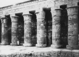 Medinet Habu (Ägypten), Säulenhalle d. Palastfassade i. Tempel Ramses III.