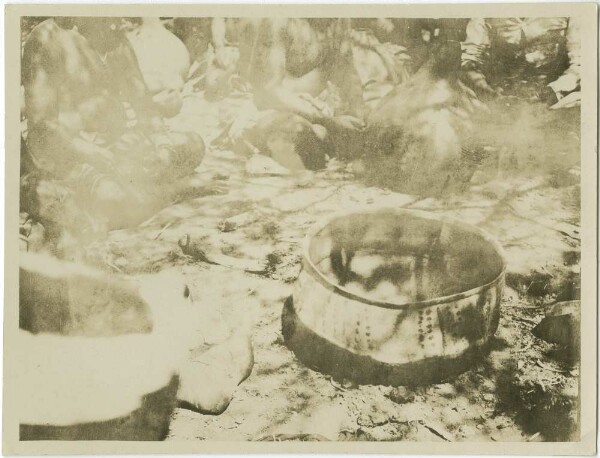 Large Ashluslay clay pot in which the Algarrobo beer is fermented