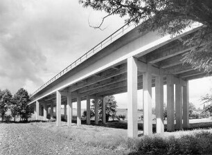 Beutenbachtalbrücke in km 577,862 Gesamtansicht