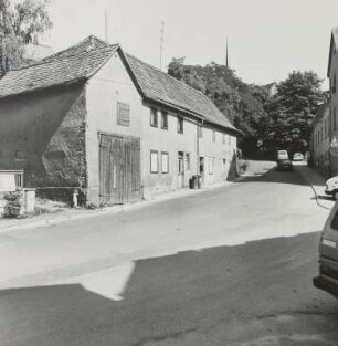 Jena-Lobeda, Jenaische Straße. Wohnhäuser. Straßenansicht