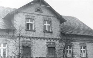 Wohngebäude in Nochten : Bauwesen - Exterieur. Ort: Wochozy / Nochten. Ausbau auf der Seite eines Wohnhauses.
