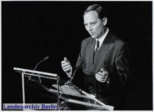 Verleihung des Deutschen Filmpreises 1990 durch den Bundesinnenminister Dr. Wolfgang Schäuble (im Bild) im "Theater des Westens"; Kantstraße 12 (Charlottenburg)