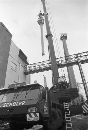 Gesamtumstellung der Energieversorgung bei der Brauerei Hoepfner. Bau eines neuen Schornsteins auf dem Gelände an der Haid-und-Neu-Straße