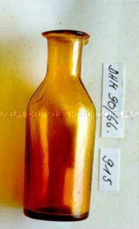 Flasche mit Tülle (Maßangabe nicht erkennbar - leer)