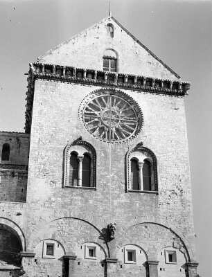 Trani. Kathedrale. Südseite. Stirnwand des Querhauses