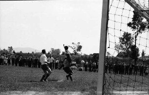 Fußballspiel des Fußballvereins Rastatt 04 beim Niederbühler Sportfest.