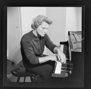 Musikerinnenporträt Frau Ribbe (2)