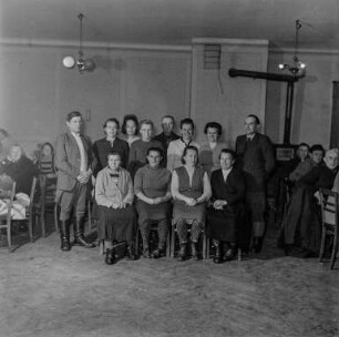 Vogelhochzeit 1960, ptaci kwas : Gruppenbildnis in einer Gaststätte