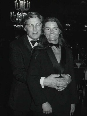 Günter Pfitzmann und seine Frau Lilo Giebken. Presseball 1980