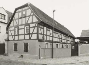 Wohnhaus : Radebeul, Neue Straße 1. Wohnhaus (bez.1744)
