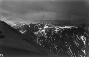 Luftaufnahme : Blick auf einige Gipfel der Anden.
