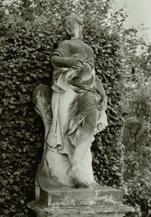 Gartenskulptur, Frauengestalt
