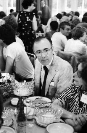 32. Tagung 1982 Physiker; Beim Studentenabend: Arno A. Penzias