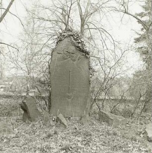 Denkmal für die Gefallenen des 1. Weltkriegs : Denkmal für die Gefallenen des 1. Weltkriegs. Sandstein (nach 1918). Otterwisch, Kirchhof