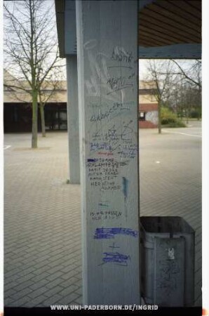 DU DUMME SCHLAMPE!! DAMIT JEDER MIT DIR FICKEN KANN, STEHT HIER DEINE NUMMER PS. WIR HASSEN DICH ALLE