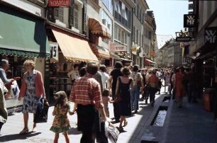Freiburg: Fußgängerverkehr in der Rathausgasse