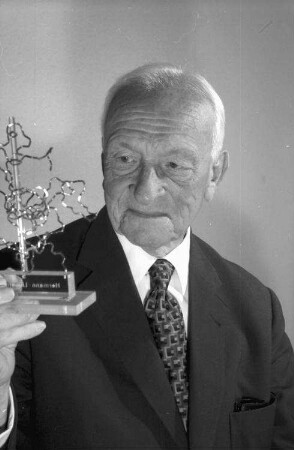 Freiburg: Wohnung; Hermann Linnemann; Portrait