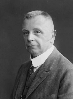 Alfred Schwenkenbecher (1875-1963), 1920-? Professor der Medizin in Marburg