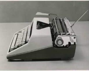 Kleinschreibmaschine "Olympia SM7" der Olympia-Werke