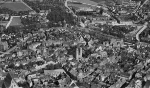 Östliche Altstadt mit Nikolaikirche gegen Donatsfriedhof und südöstliche Vorstadt
