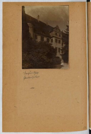 Schloss, Dargun: Ansicht von der Gartenseite (aus: Skizzen- und Fotoalbum 25)